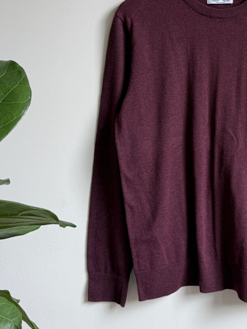 Old Navy Men’s Burgundy Core Crew Sweater Medium
